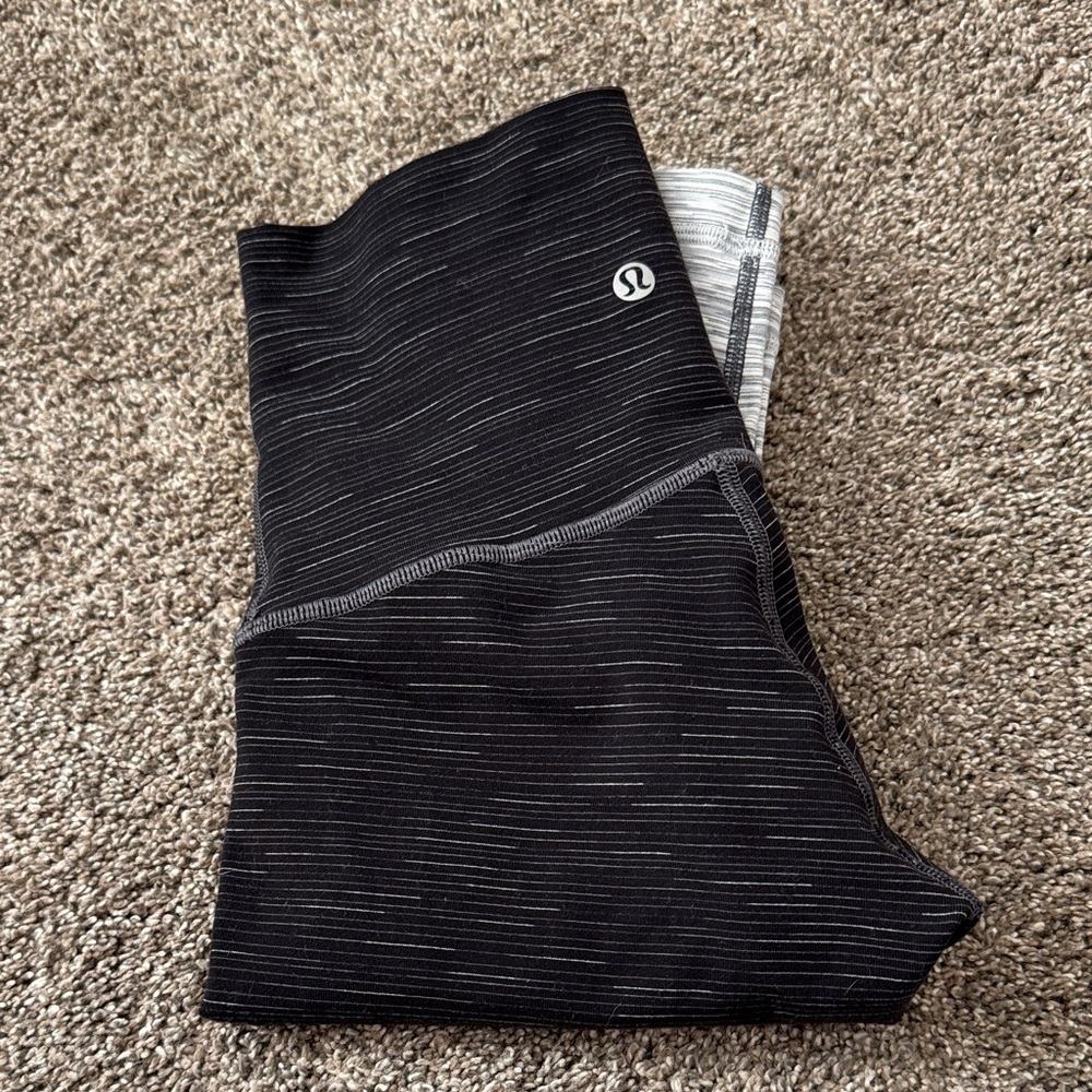 lululemon athletica Gradient Black to Gray/White Leggings - Picture 5 of 5